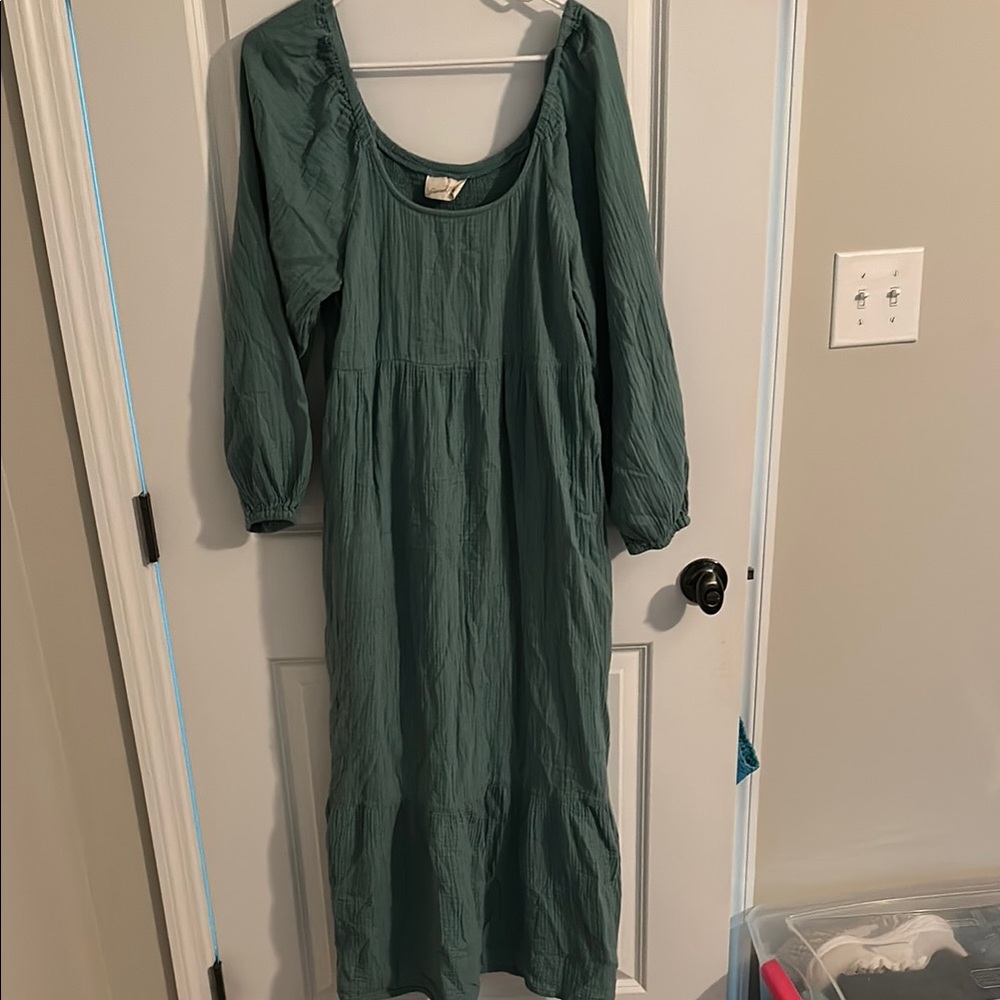 Universal Thread Green Long Sleeve Dress